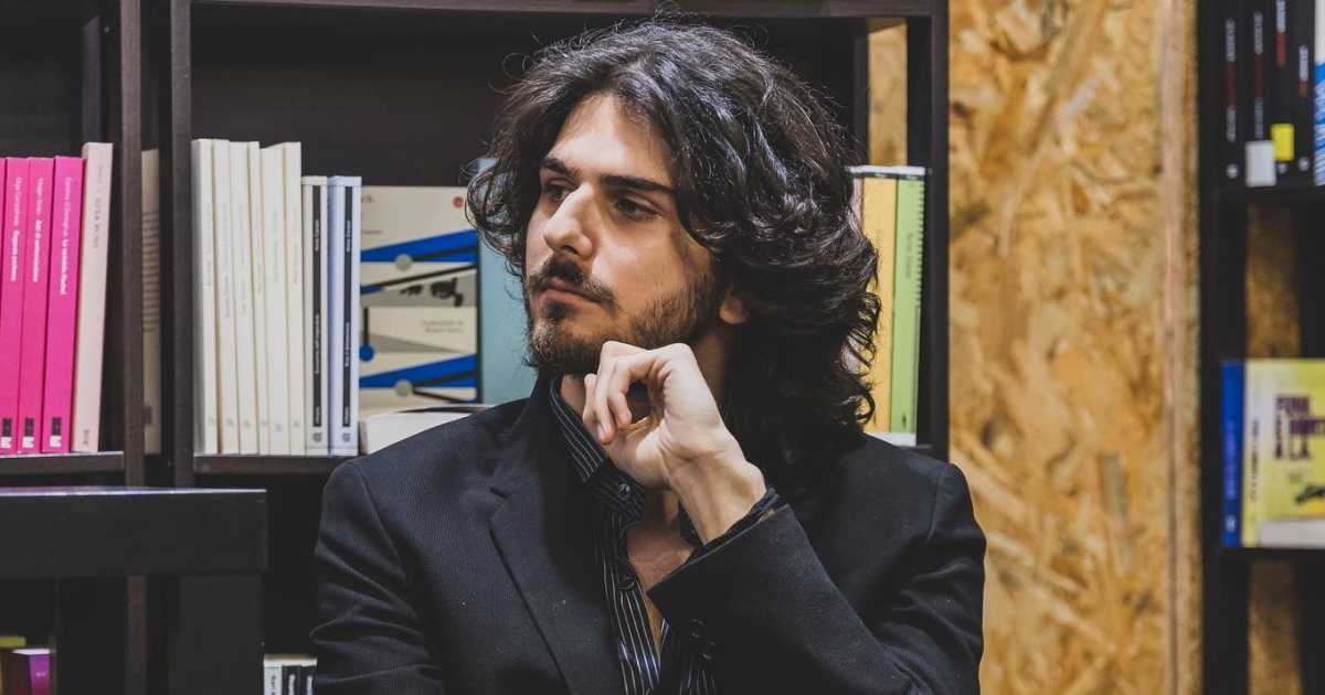 Il barese Elvio Carrieri candidato al Premio Strega: �Narro della demolizione del Murattiano�